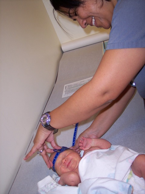 Checkin' to see if the ol' noggin is as big as her Dad's